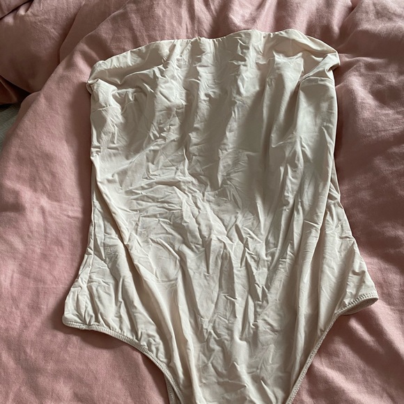 Babaton Aritzia Vonnegut Bodysuit (Cream) - Picture 3 of 5